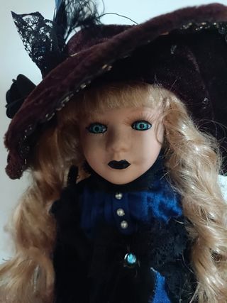 Bambola Ceramica Gotica Vintage