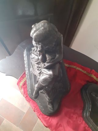 2 figuras bronce estilo clásico