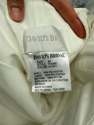 Vestido de novia con cola- blanco - sin usar