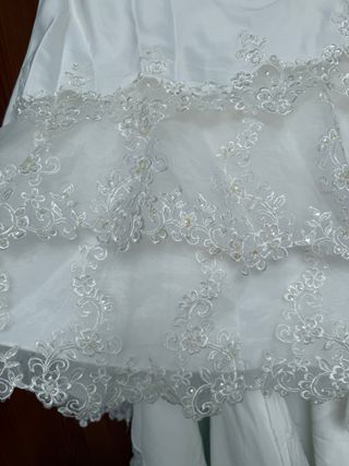 Vestido de novia con cola- blanco - sin usar