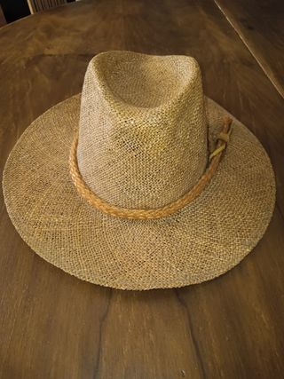 Cappello estivo marrone chiaro