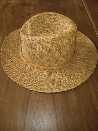 Cappello estivo marrone chiaro
