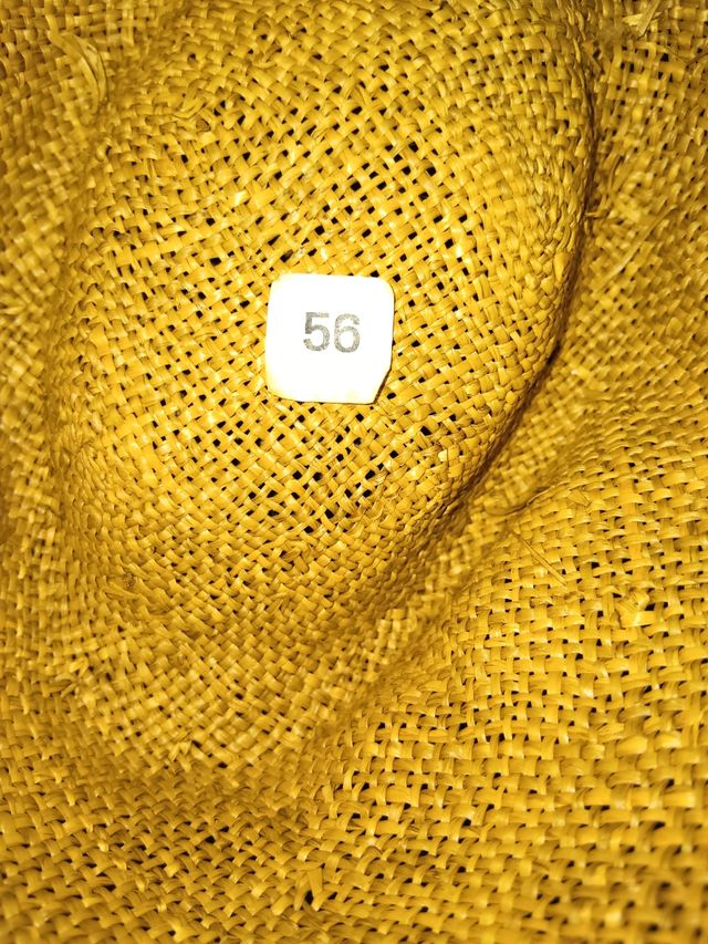 Cappello estivo marrone chiaro