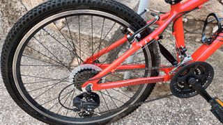 Bicicleta Conor 340 roja. 
24 pulgadas. 21 vel.