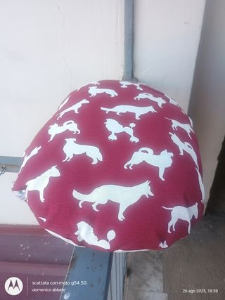 Cuscino per animali rosso e bianco