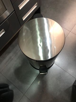 Cubo basura acero inoxidable, con pedal  