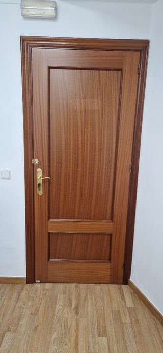 Puerta interior madera