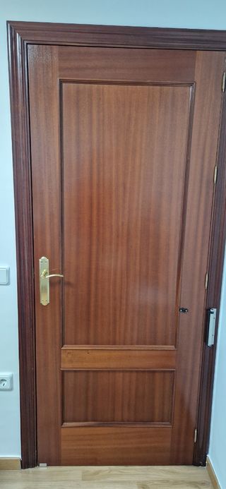 Puerta interior madera