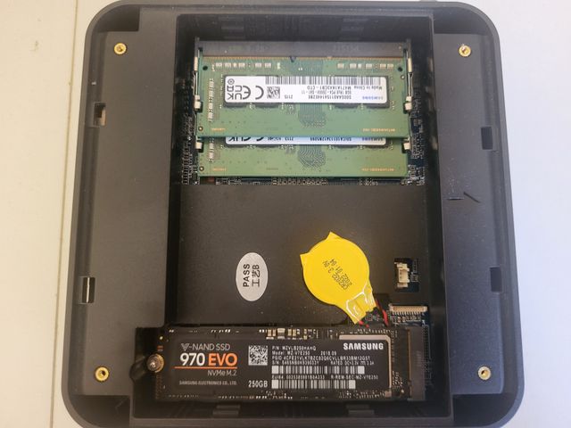 CHUWI LarkBox X Mini PC - Ryzen 7 3750H