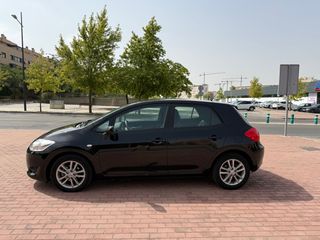 Toyota Auris 1.4 GASOLINA 5 PUERTAS 