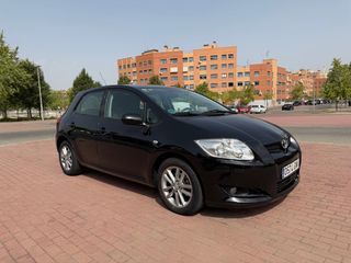 Toyota Auris 1.4 GASOLINA 5 PUERTAS 