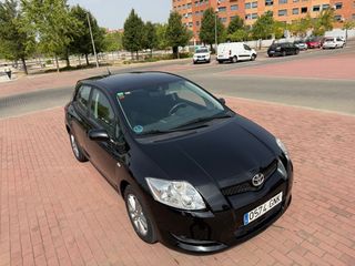 Toyota Auris 1.4 GASOLINA 5 PUERTAS 