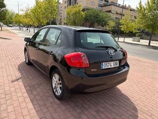 Toyota Auris 1.4 GASOLINA 5 PUERTAS 