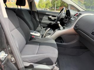 Toyota Auris 1.4 GASOLINA 5 PUERTAS 