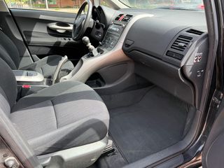 Toyota Auris 1.4 GASOLINA 5 PUERTAS 