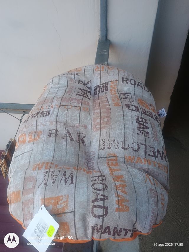 Cuscino letto cane beige-arancio