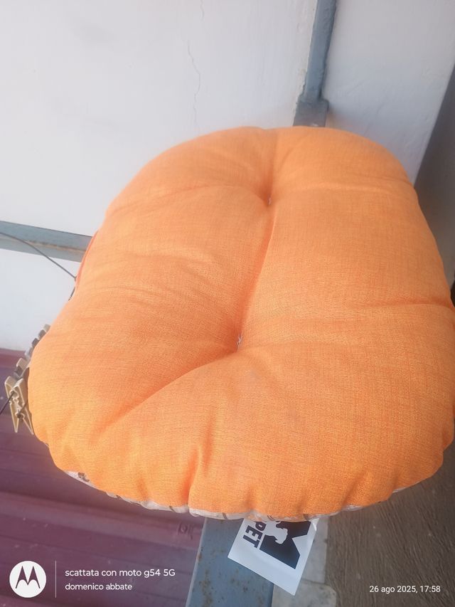 Cuscino letto cane beige-arancio