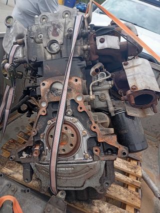 Motor Mitsubishi Montero DID 3.2 con avería.