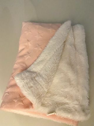 Manta bebé suave, rosa y blanca