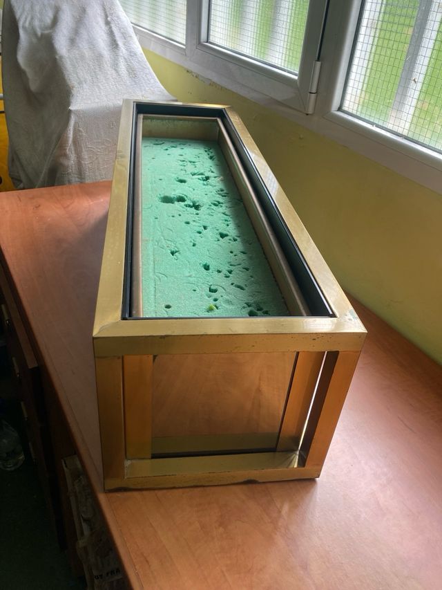 Jardinera con espejos de latón dorado vintage