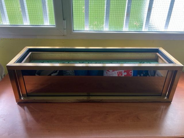 Jardinera con espejos de latón dorado vintage