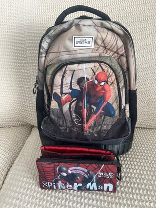 Mochila Spiderman con ruedas y estuche 