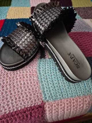 Chanclas SCAPA negras y plata