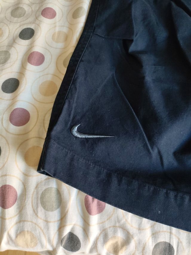 Pantalones NIKE hombre.  Media pierna. Corte ancho