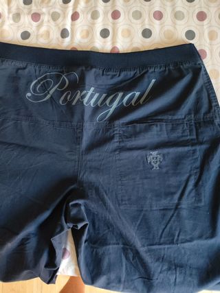 Pantalones NIKE hombre.  Media pierna. Corte ancho