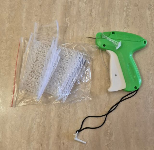 Etiquetadora de ropa + 100 etiquetas