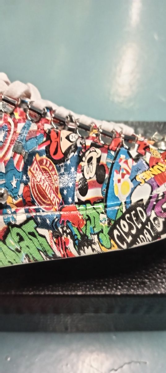 Scarpe uomo multicolor fumetti