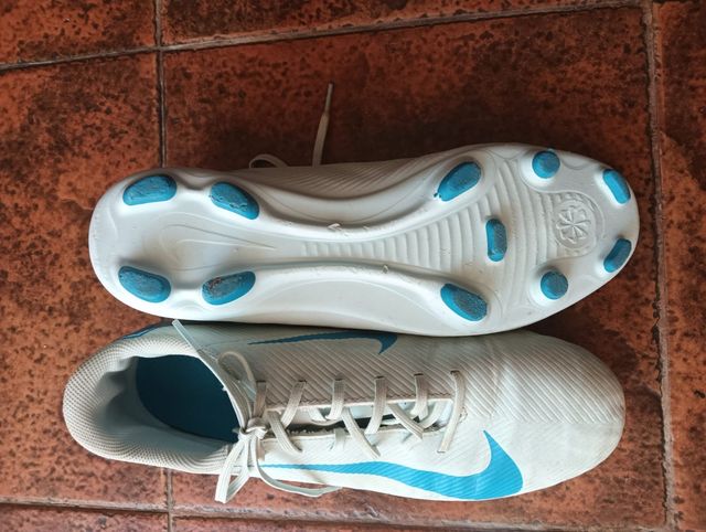 Botas fútbol Nike blancas-teal