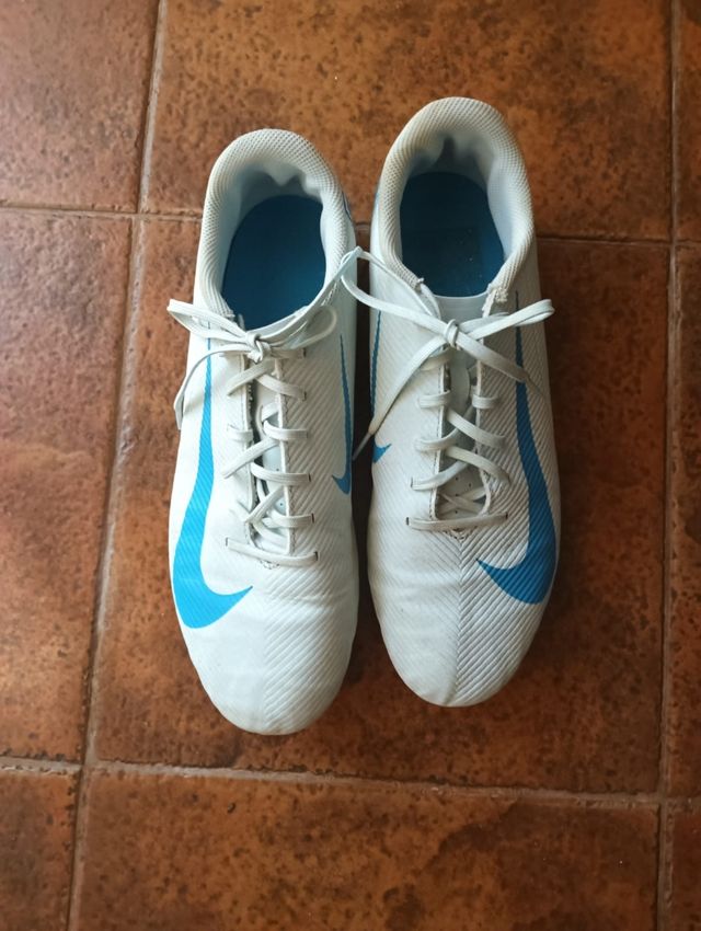 Botas fútbol Nike blancas-teal