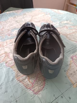 Zapatillas Shimano ciclismo.
