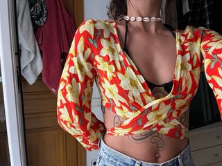 Top Flor Gagliane cruzado rojo