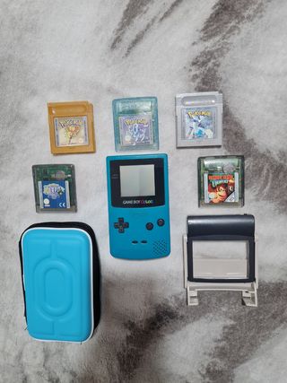 Game Boy Color Azul + juegos y accesorios.
