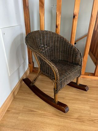 Silla mecedora mimbre niño