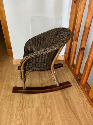 Silla mecedora mimbre niño