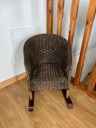 Silla mecedora mimbre niño