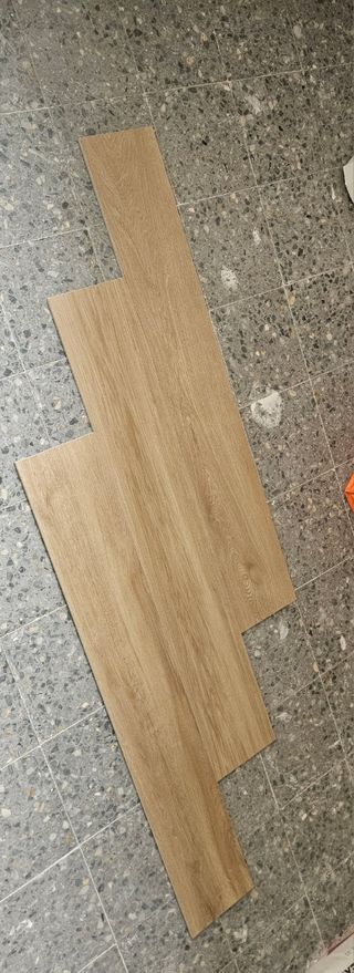 Suelo porcelánico Natucer efecto madera 20x120cm
