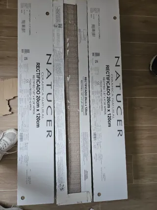 Suelo porcelánico Natucer efecto madera 20x120cm