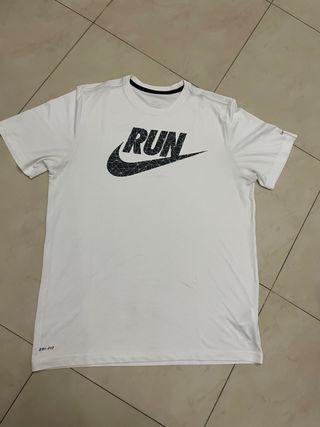 T-Shirt Nike bianca Dri-FIT