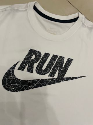 T-Shirt Nike bianca Dri-FIT