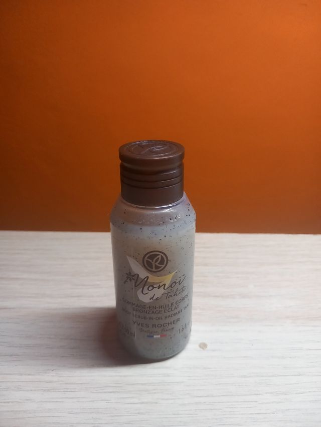 Scrub in oil corpo Yves Rocher Monoi de Tahiti