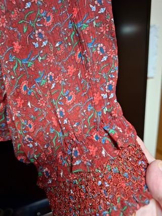 Blusa floral roja otoño