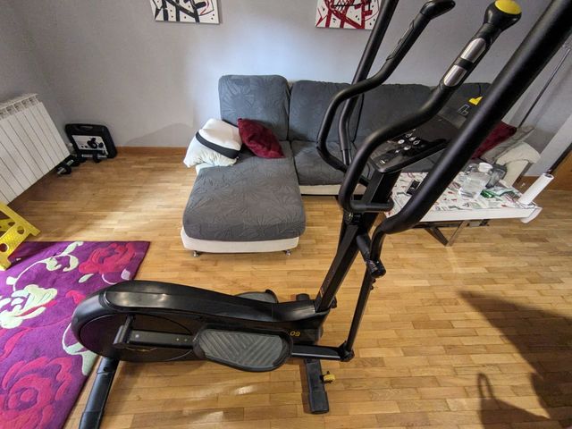 Elíptica Domyos 520/09 autoalimentada