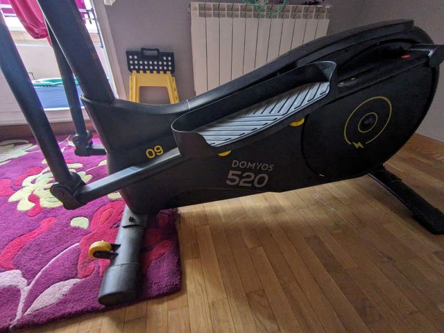Elíptica Domyos 520/09 autoalimentada