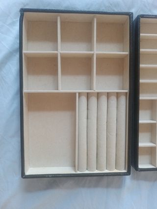 Joyero de 2 pisos - negro y beige
