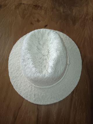 Cappello estivo color panna