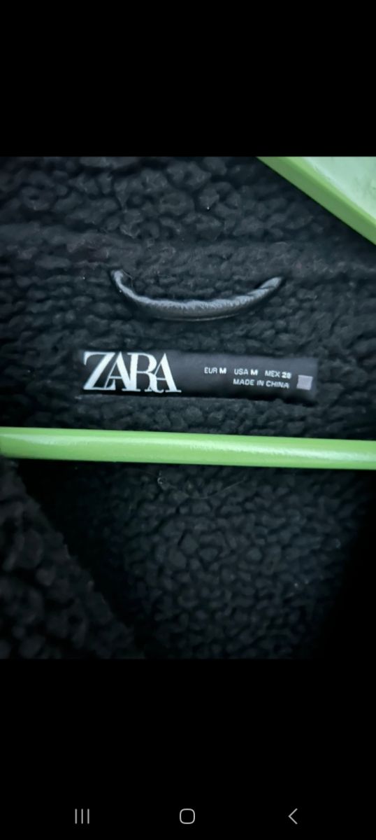 Chamarra Zara negra oversize talla M